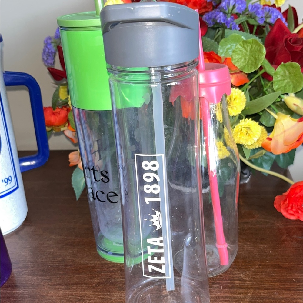 Assorted Color Water Bottles Set - Picture 2 of 5